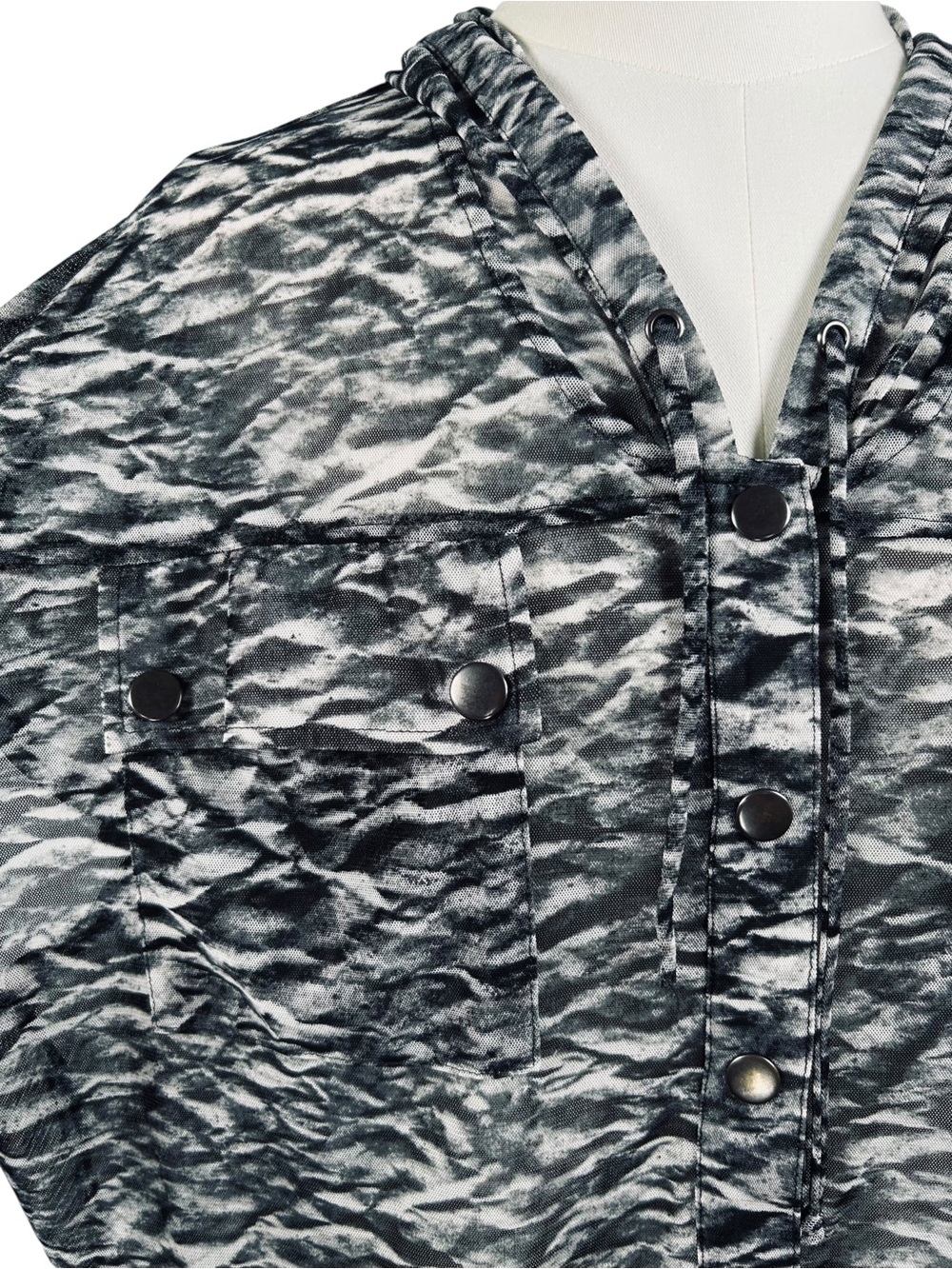 4/$20 Chico’s Weekends Hooded Snap Front Mesh Jacket Top Gray Abstract Print M - Picture 4 of 9